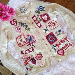 Heirloom Collectibles Vintage Y2K Tan Hearts Flowers Valentine's Day Sweater